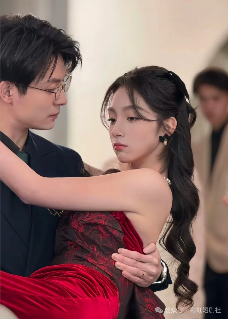 悄悄藏不住.png