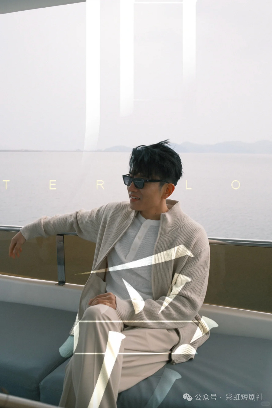 黄波.png