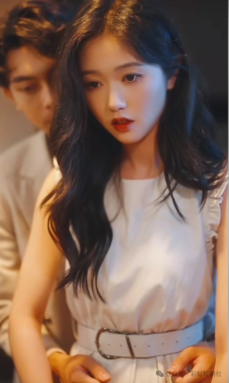 岳雨婷.png